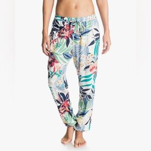 Roxy Junior's Sunday Noon tropical printed Harem pant size: L (juniors)